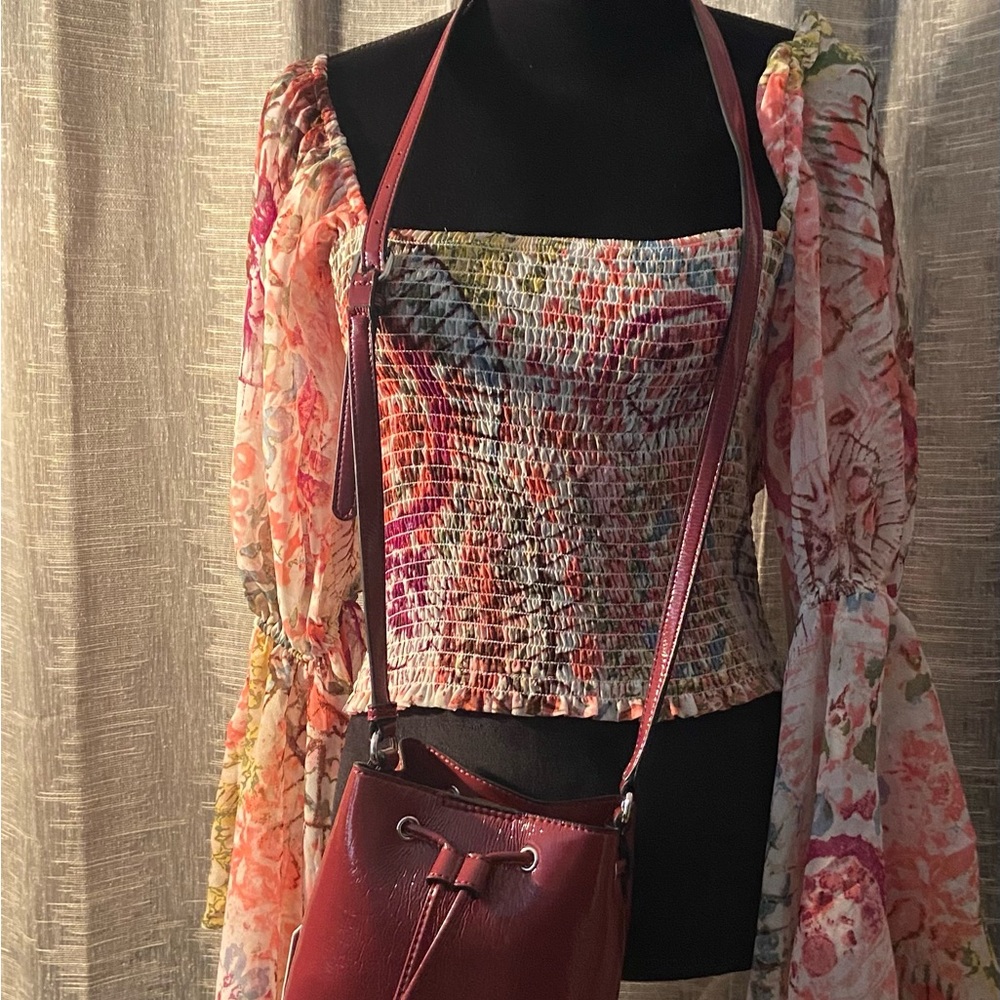 💕Calvin Klein Mini Draw String Bag ~ NWT Vegan leather. Color amazing. - Picture 13 of 14